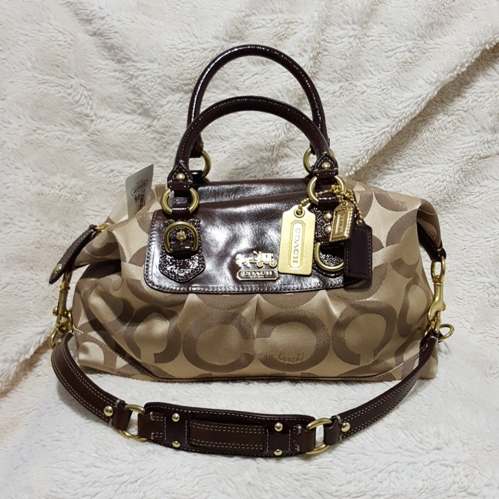BNWT Coach shoulder bag